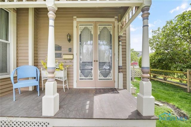 220 W Wayne Street, Maumee, OH 43537