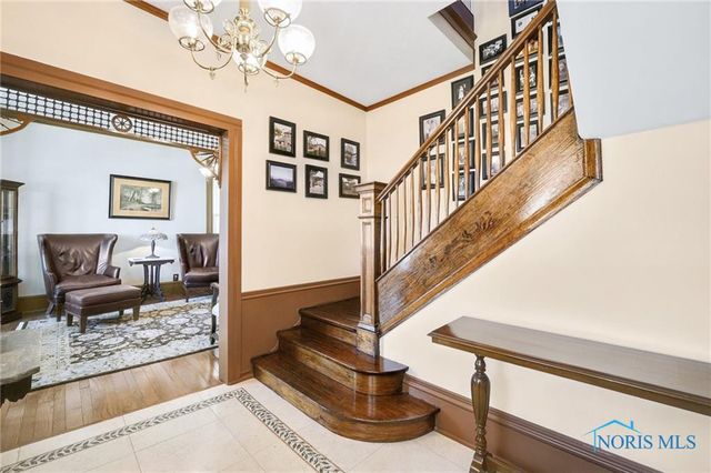 220 W Wayne Street, Maumee, OH 43537