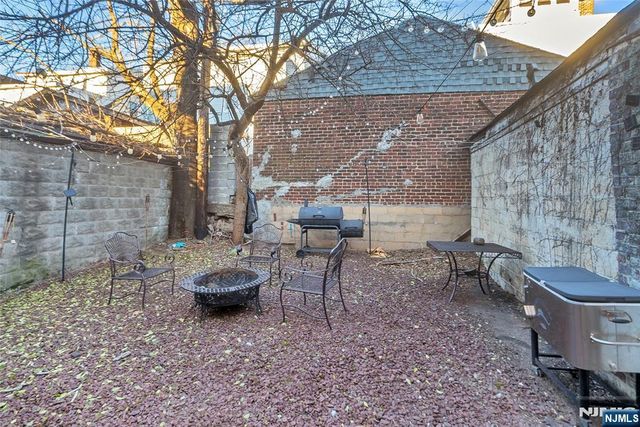 107 Huntington Terrace, Newark, NJ 07112