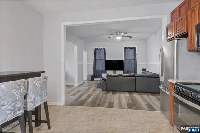 107 Huntington Terrace, Newark, NJ 07112