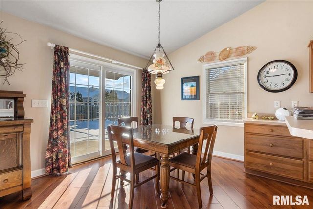 312 Garvey Lane, Chatham, IL 62629