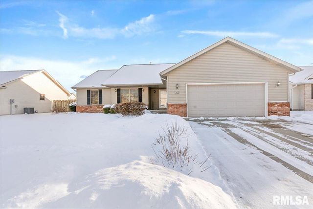 312 Garvey Lane, Chatham, IL 62629