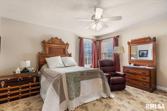 312 Garvey Lane, Chatham, IL 62629