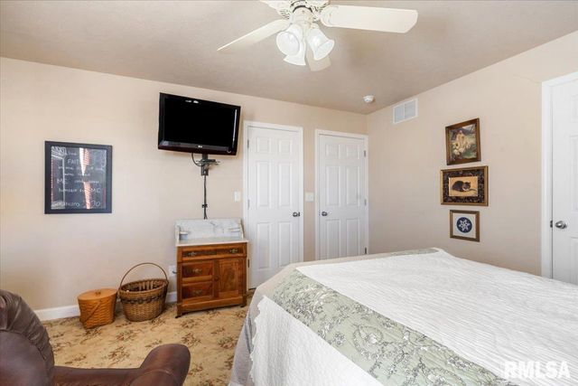 312 Garvey Lane, Chatham, IL 62629