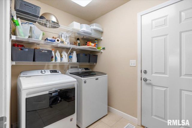 312 Garvey Lane, Chatham, IL 62629