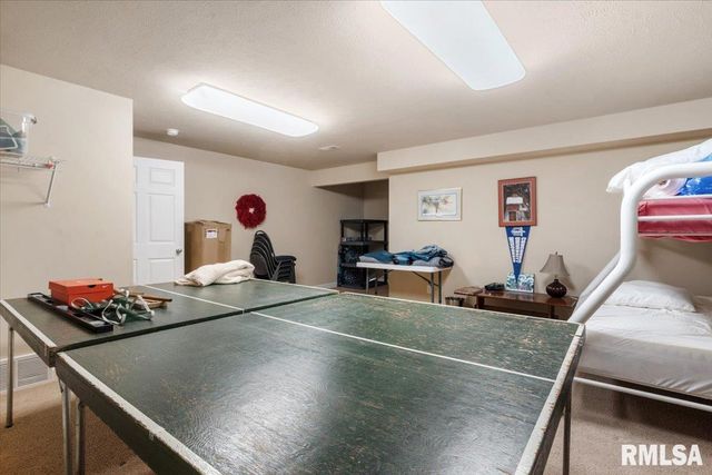 312 Garvey Lane, Chatham, IL 62629