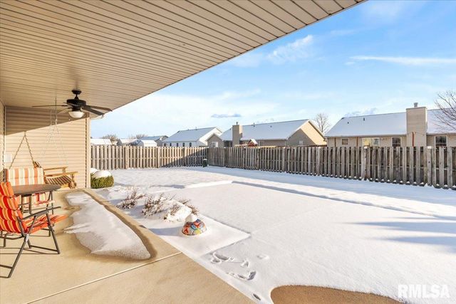 312 Garvey Lane, Chatham, IL 62629