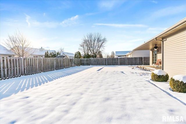 312 Garvey Lane, Chatham, IL 62629