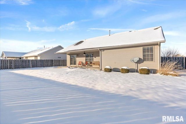 312 Garvey Lane, Chatham, IL 62629