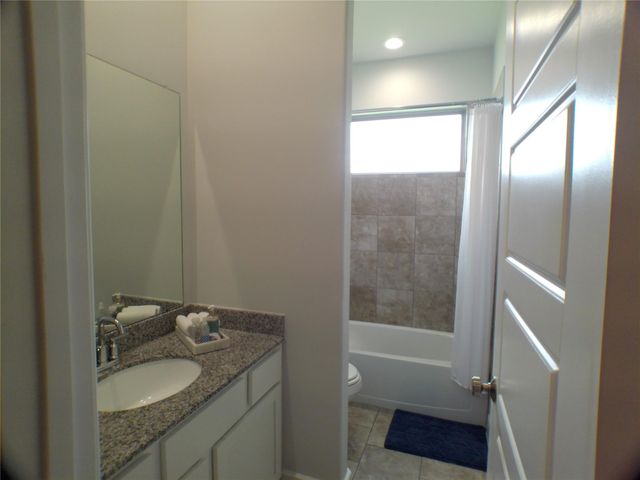 2710 Ocean Key Drive, La Marque, TX 77568