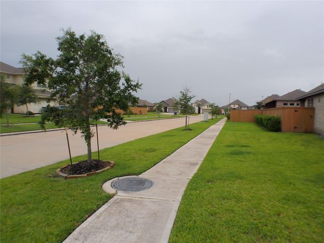 2710 Ocean Key Drive, La Marque, TX 77568