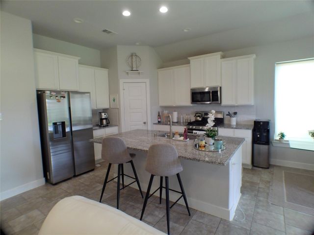 2710 Ocean Key Drive, La Marque, TX 77568