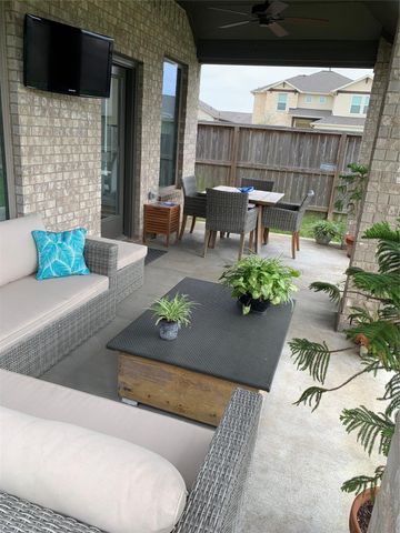 2710 Ocean Key Drive, La Marque, TX 77568