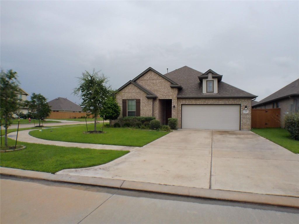 2710 Ocean Key Drive, La Marque, TX 77568