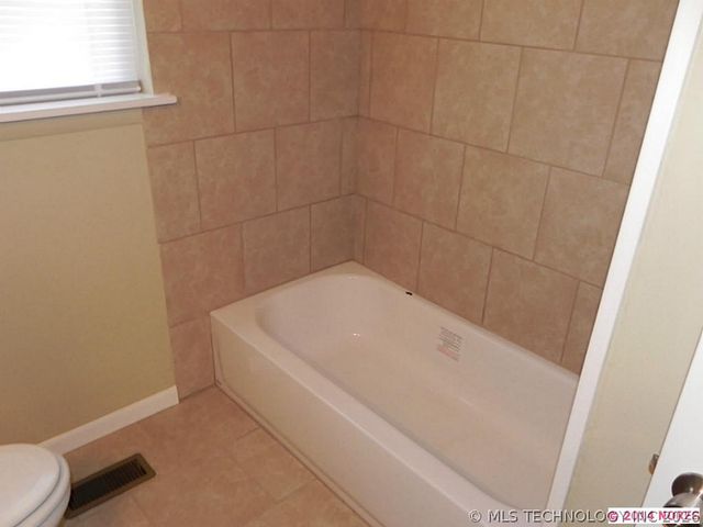 7827 Marilyn Lane, Tulsa, OK 74131