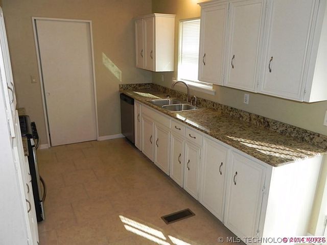 7827 Marilyn Lane, Tulsa, OK 74131