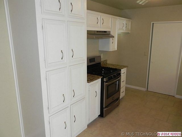 7827 Marilyn Lane, Tulsa, OK 74131