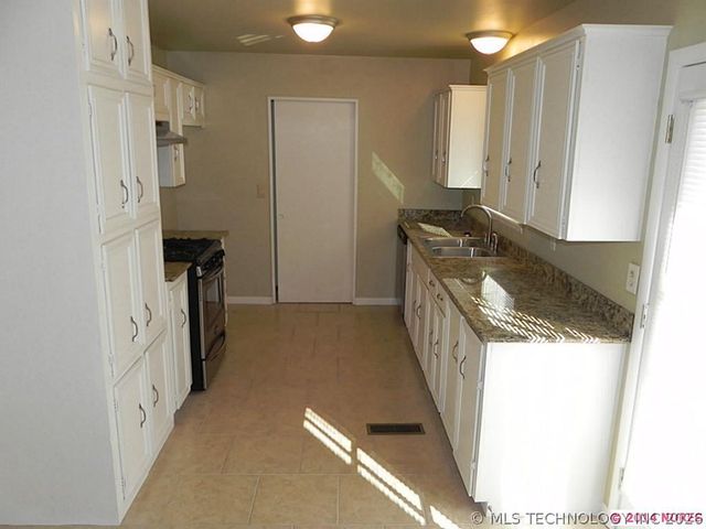 7827 Marilyn Lane, Tulsa, OK 74131