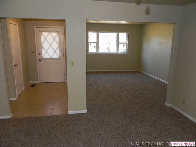 7827 Marilyn Lane, Tulsa, OK 74131