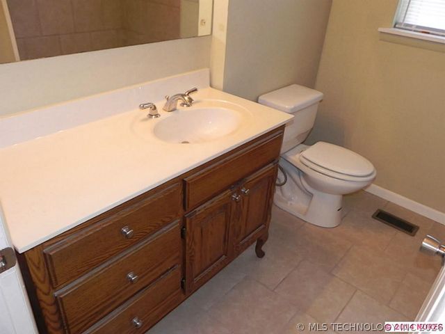 7827 Marilyn Lane, Tulsa, OK 74131