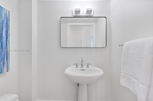 808 Brickell Key Dr 3901, Miami, FL 33131