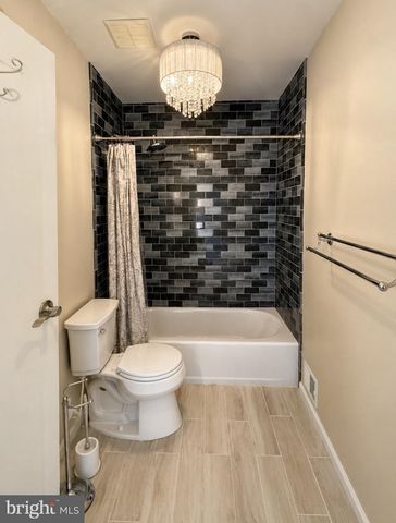 17904 HICKORY LN, Hagerstown, MD 21740