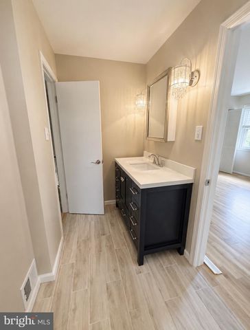 17904 HICKORY LN, Hagerstown, MD 21740