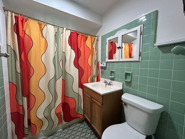 3842 N CENTRAL Avenue 2, Chicago, IL 60634
