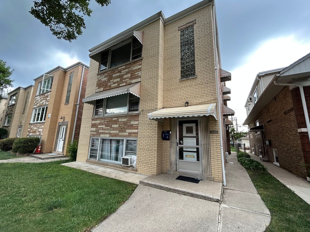 3842 N CENTRAL Avenue 2, Chicago, IL 60634