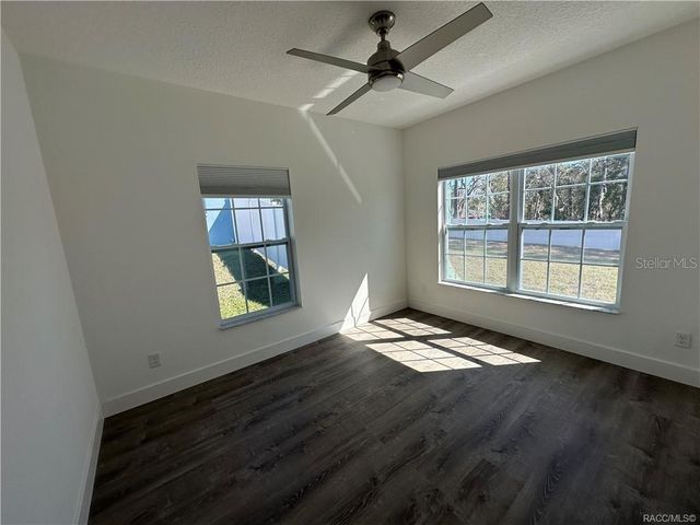 5749 N CLAREMONT DR, Citrus Springs, FL 34434