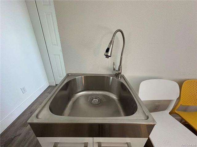 5749 N CLAREMONT DR, Citrus Springs, FL 34434