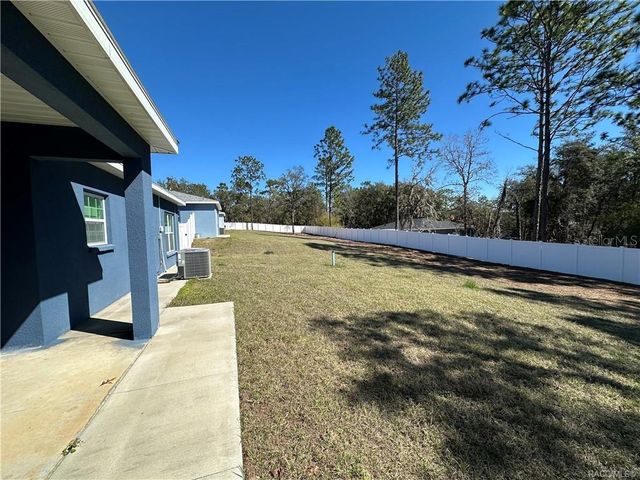 5749 N CLAREMONT DR, Citrus Springs, FL 34434