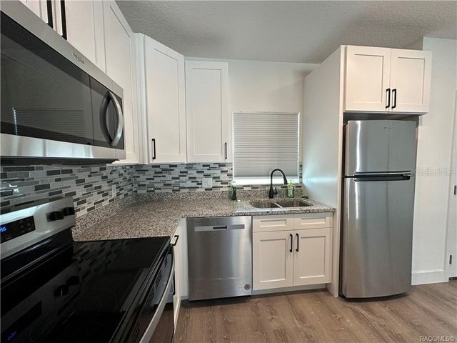 5749 N CLAREMONT DR, Citrus Springs, FL 34434