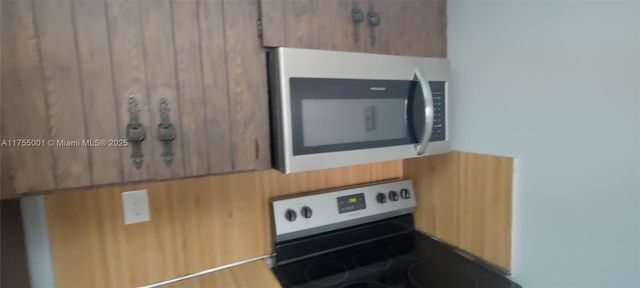 13390 NE 7th Ave 302, North Miami, FL 33161