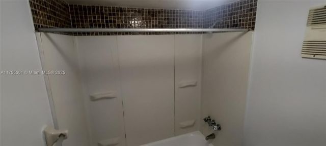 13390 NE 7th Ave 302, North Miami, FL 33161