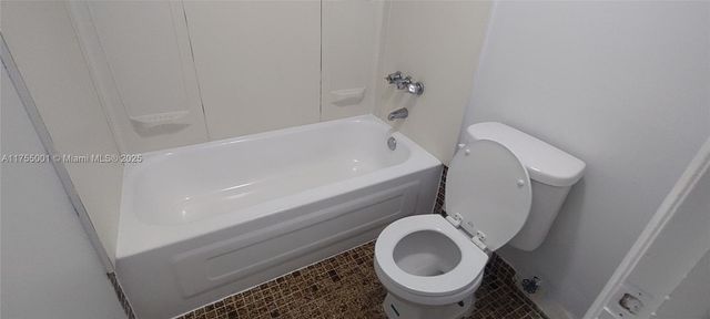 13390 NE 7th Ave 302, North Miami, FL 33161