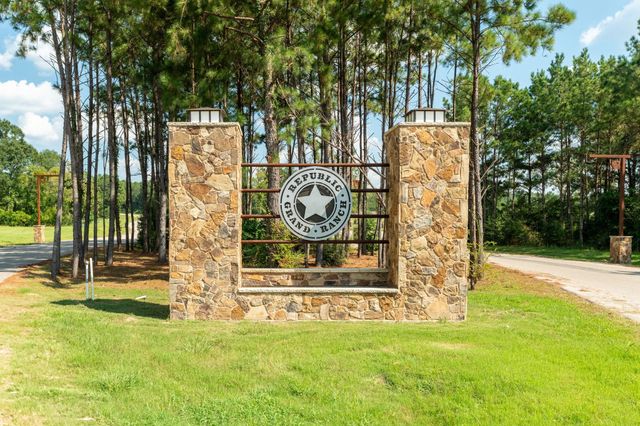 15802 Integrity Drive, Willis, TX 77378