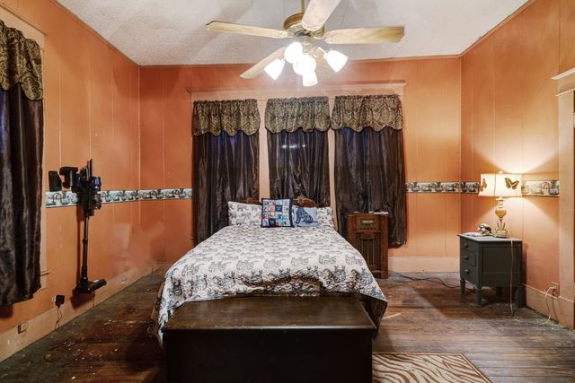 1347 E Houston Street, Paris, TX 75460