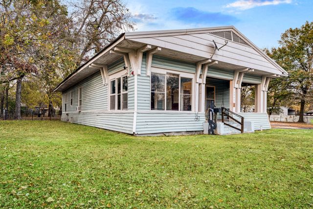 1347 E Houston Street, Paris, TX 75460