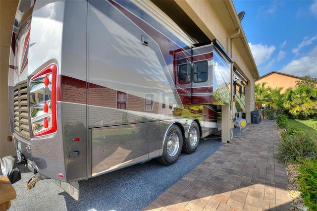 416 MOTORCOACH DRIVE S, Polk City, FL 33868