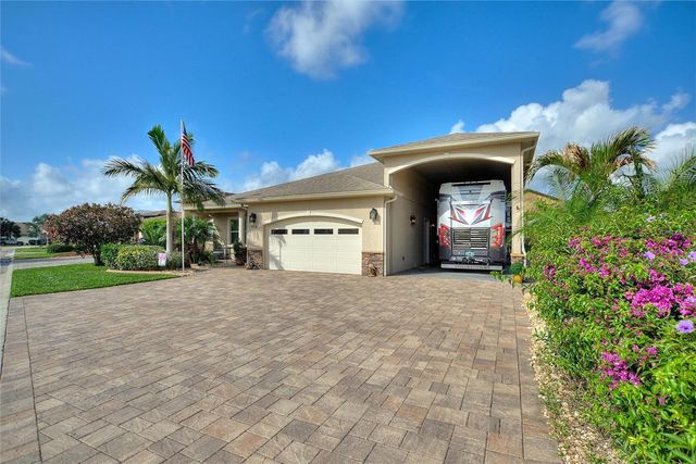 416 MOTORCOACH DRIVE S, Polk City, FL 33868