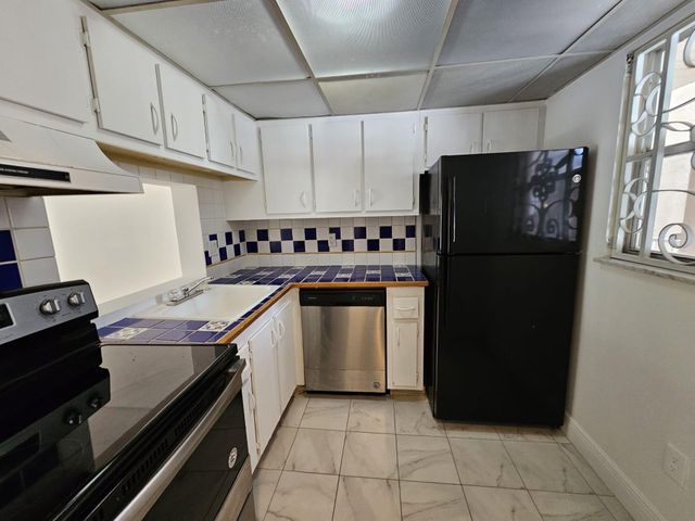 2800 NW 56th Avenue E201, Lauderhill, FL 33313