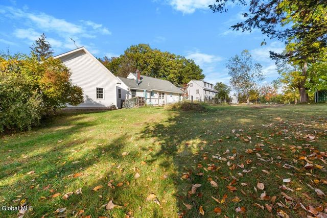 542 McChesney Ave Extension, Brunswick, NY 12180