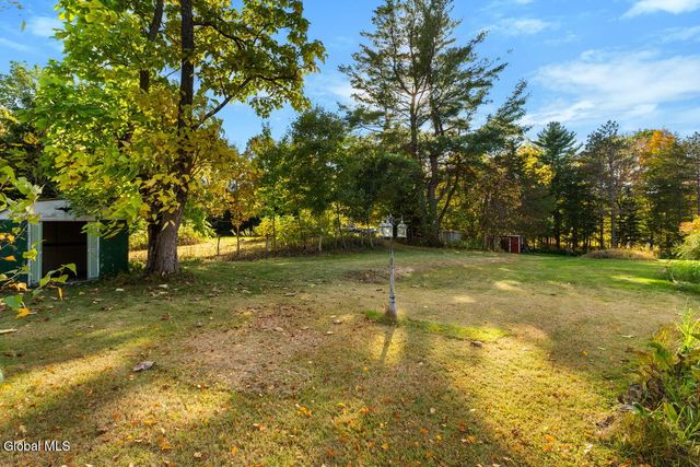 542 McChesney Ave Extension, Brunswick, NY 12180