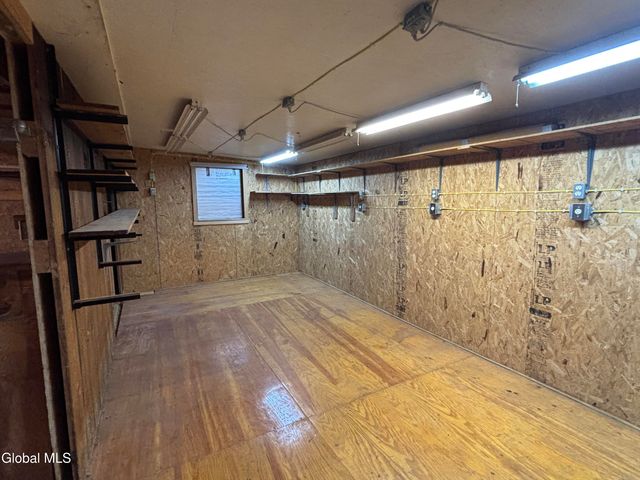 542 McChesney Ave Extension, Brunswick, NY 12180