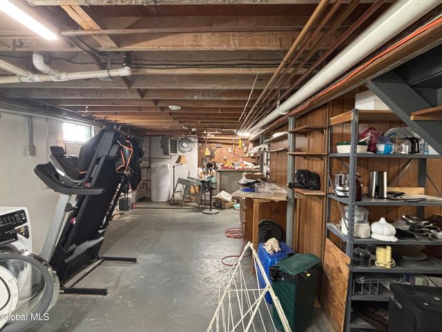 542 McChesney Ave Extension, Brunswick, NY 12180