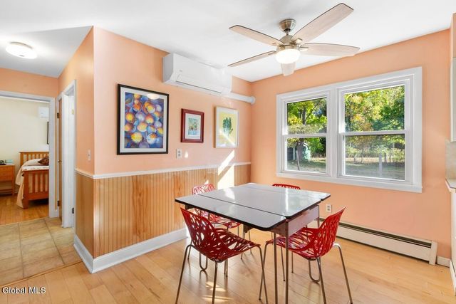 542 McChesney Ave Extension, Brunswick, NY 12180