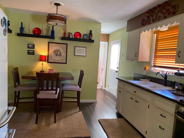 1438 N Roseway Drive N, Indianapolis, IN 46219