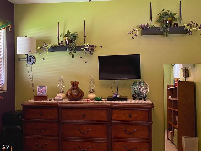 1438 N Roseway Drive N, Indianapolis, IN 46219