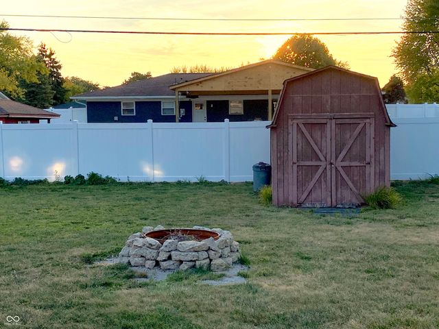 1438 N Roseway Drive N, Indianapolis, IN 46219